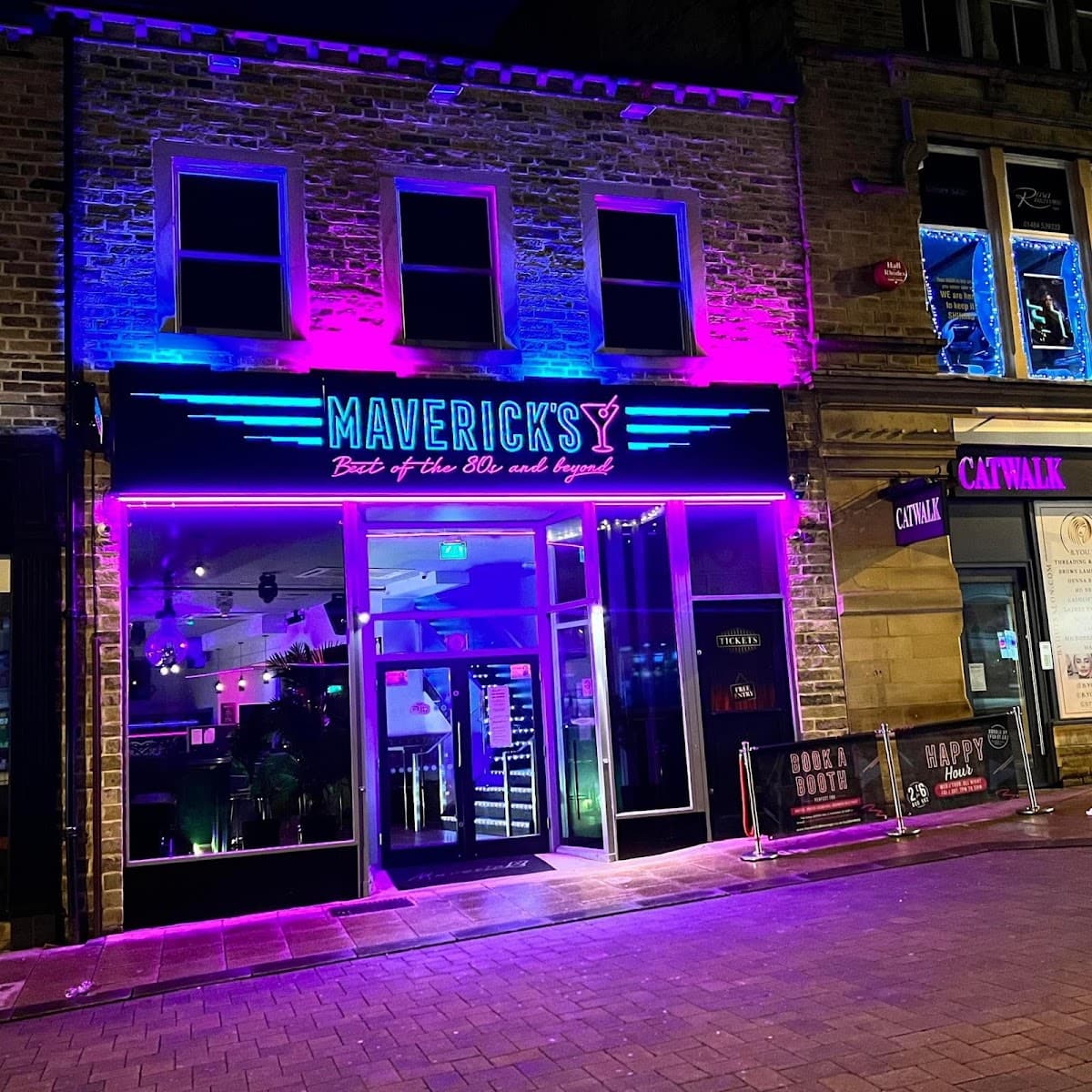 Maverick's 80s Lounge