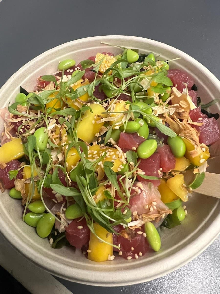 Poké The Bear (Canary Wharf)