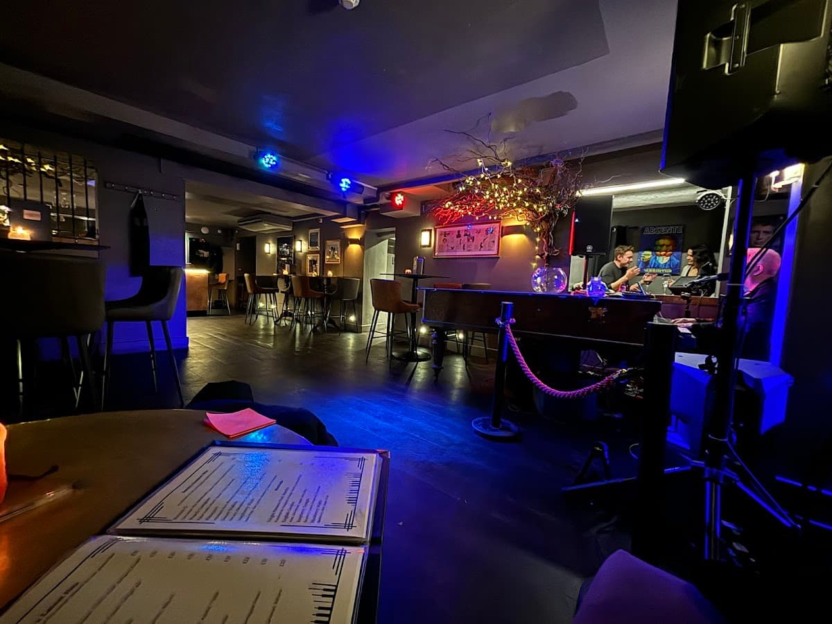 Sandy's Piano Bar