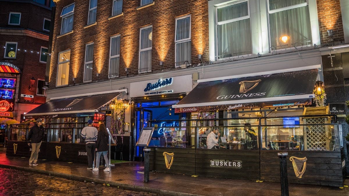 Buskers Bar