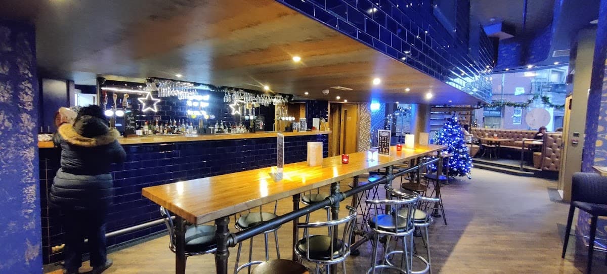 The Lounge Bar (Previously Lounge69)