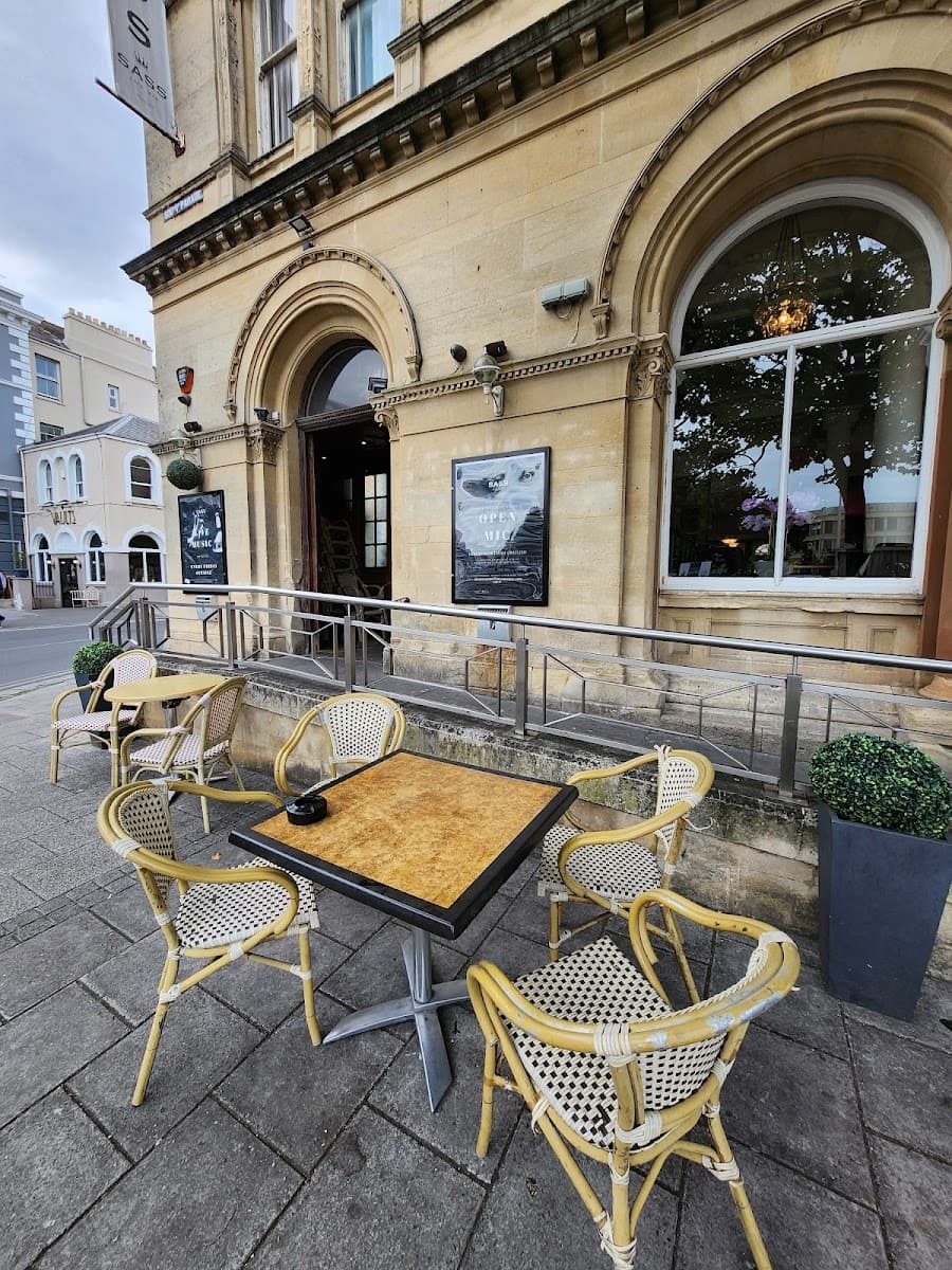 Sass Cafe & Bar