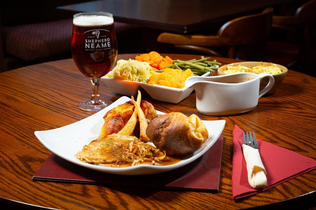 Horse & Groom