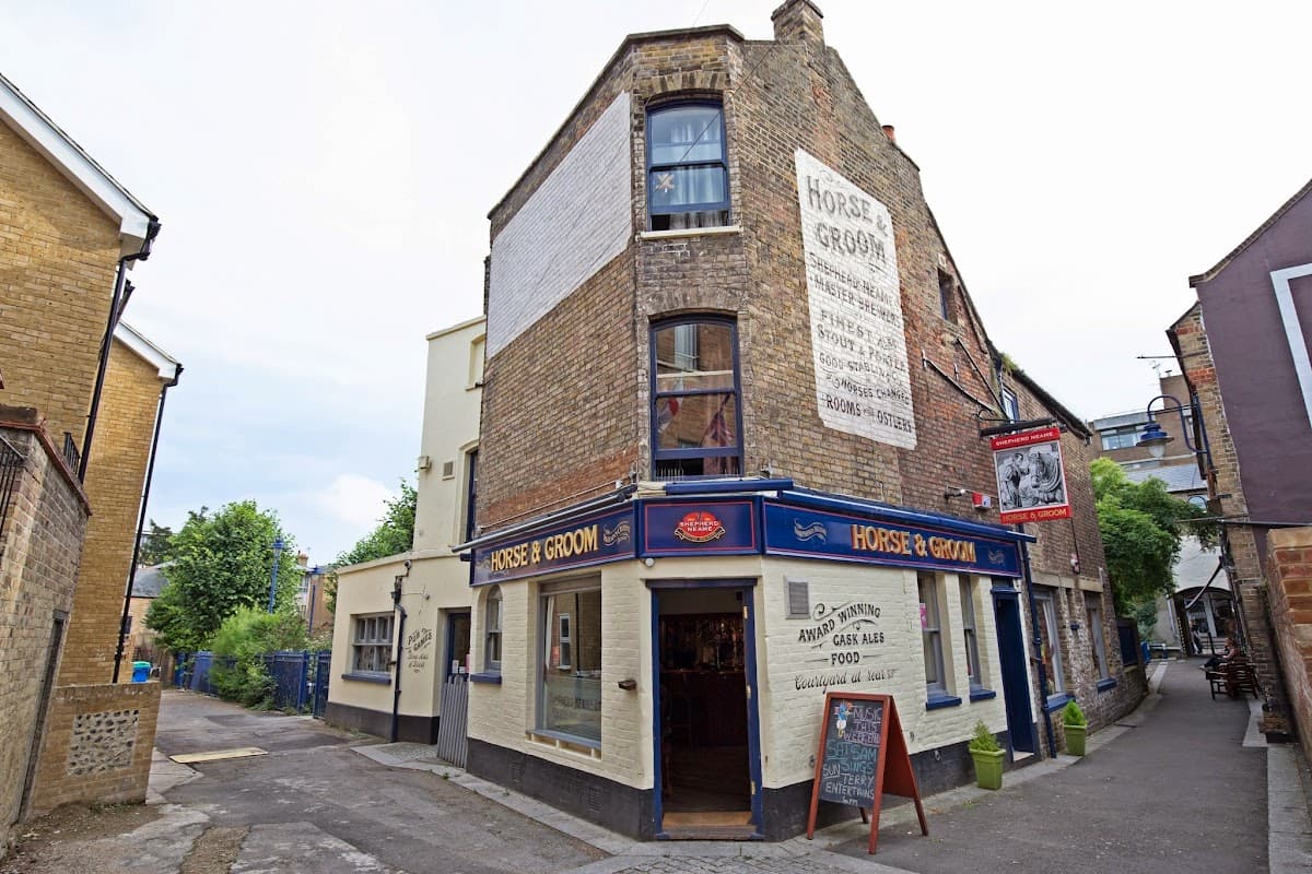 Horse & Groom