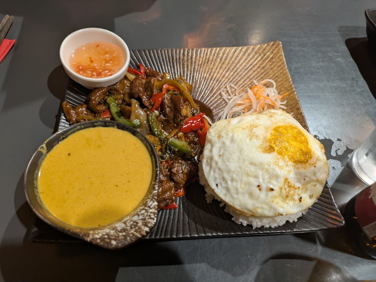 Madame Pho Derry