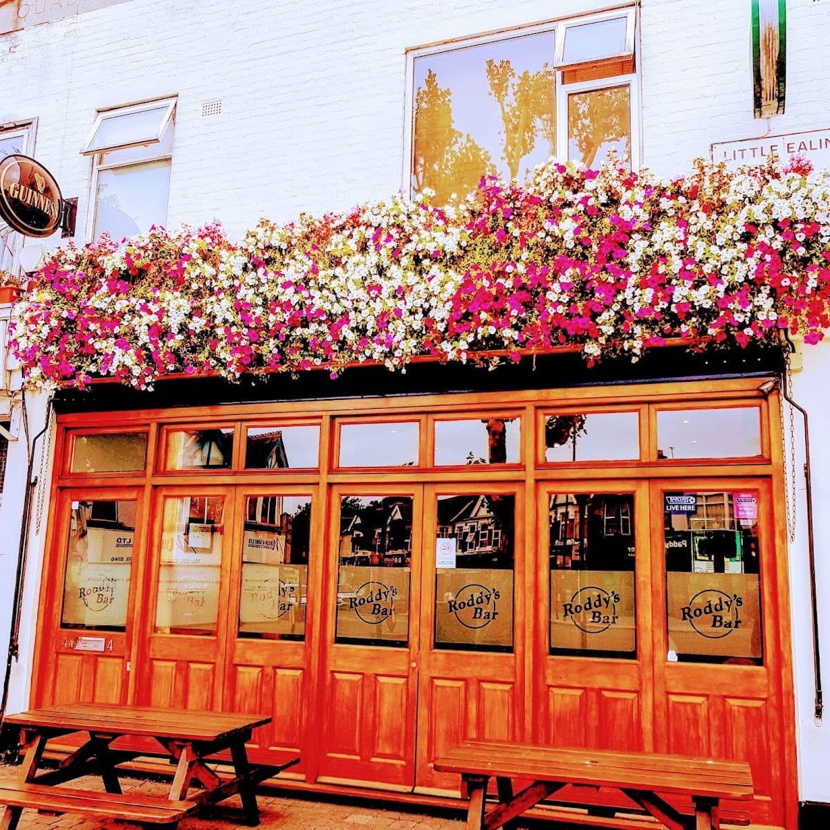 Roddy's Bar