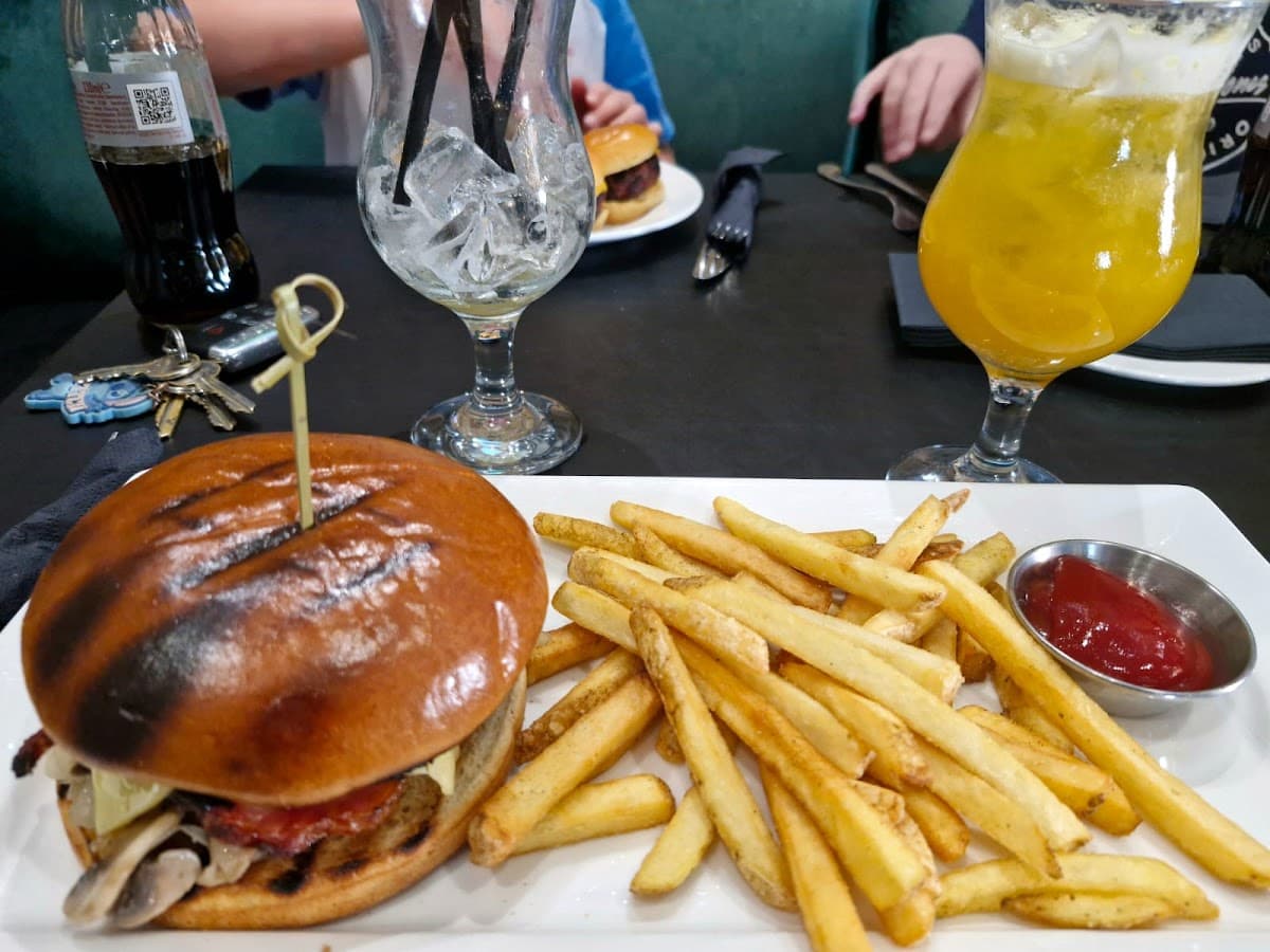 Shark Club Gastro Bar