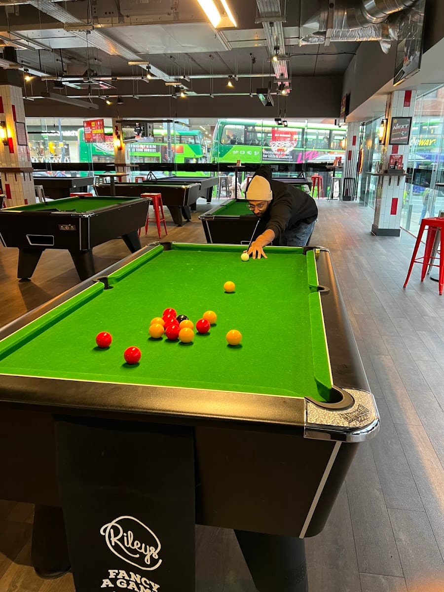 Rileys Sports Bar