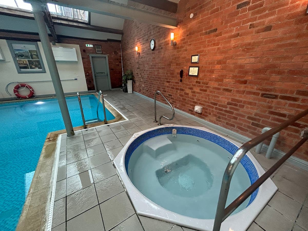 Crown & Mitre Hotel