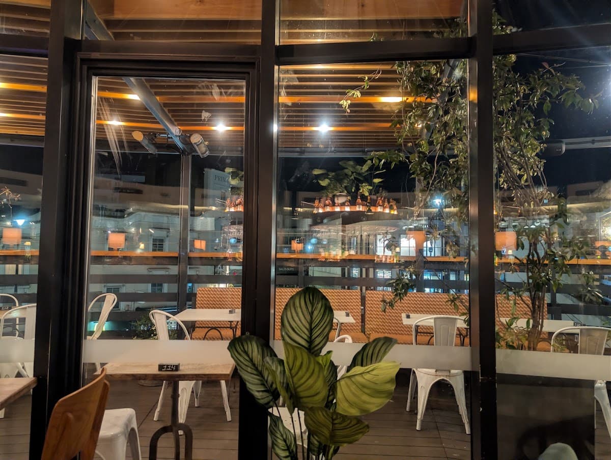 601 Queen's Road