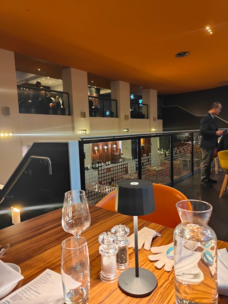 Metro Bar & Brasserie