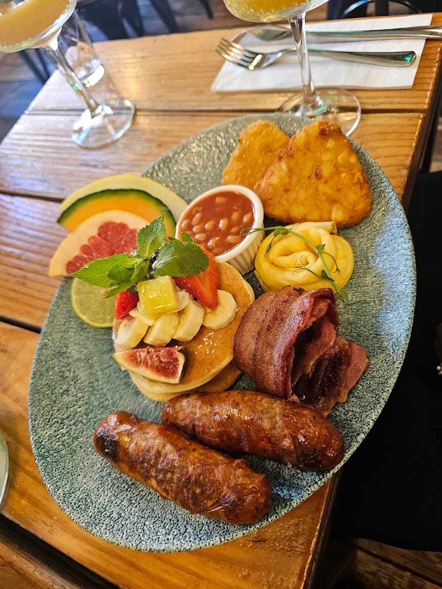 Café East