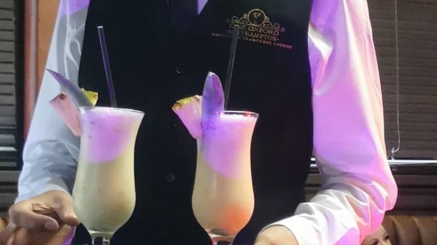 One Oxford - VIP Cocktail & Champagne Lounge