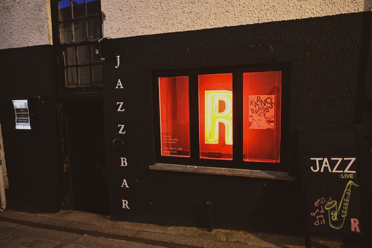 R Bar St Ives