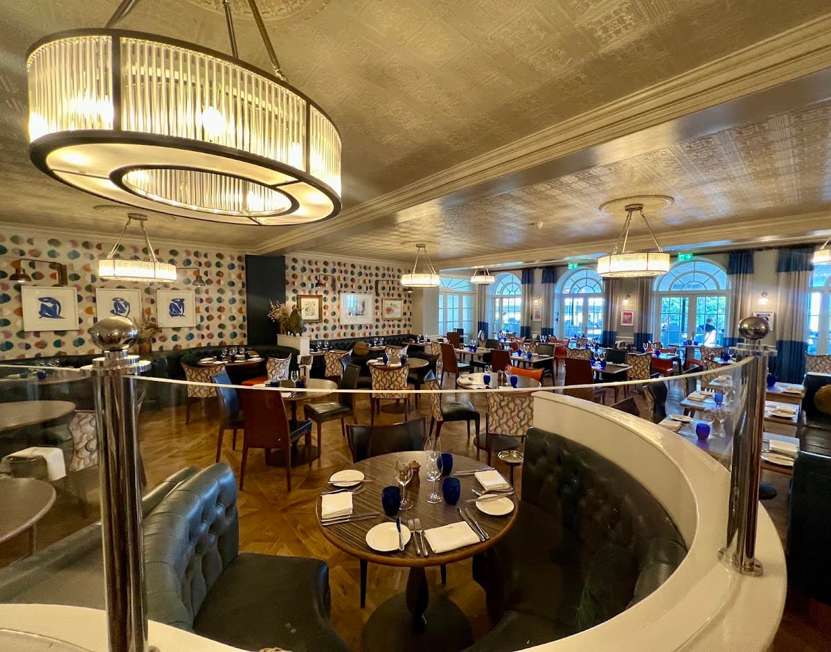 Upper Deck Bar & Restaurant