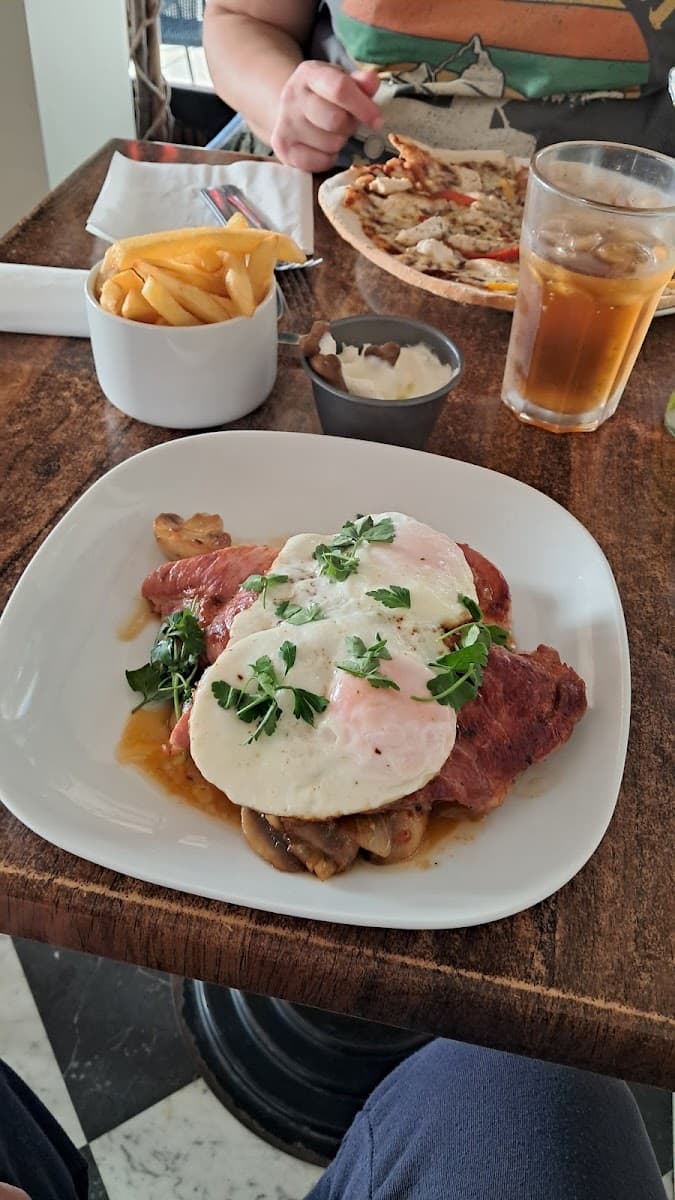 Tiffany Cafe Bar