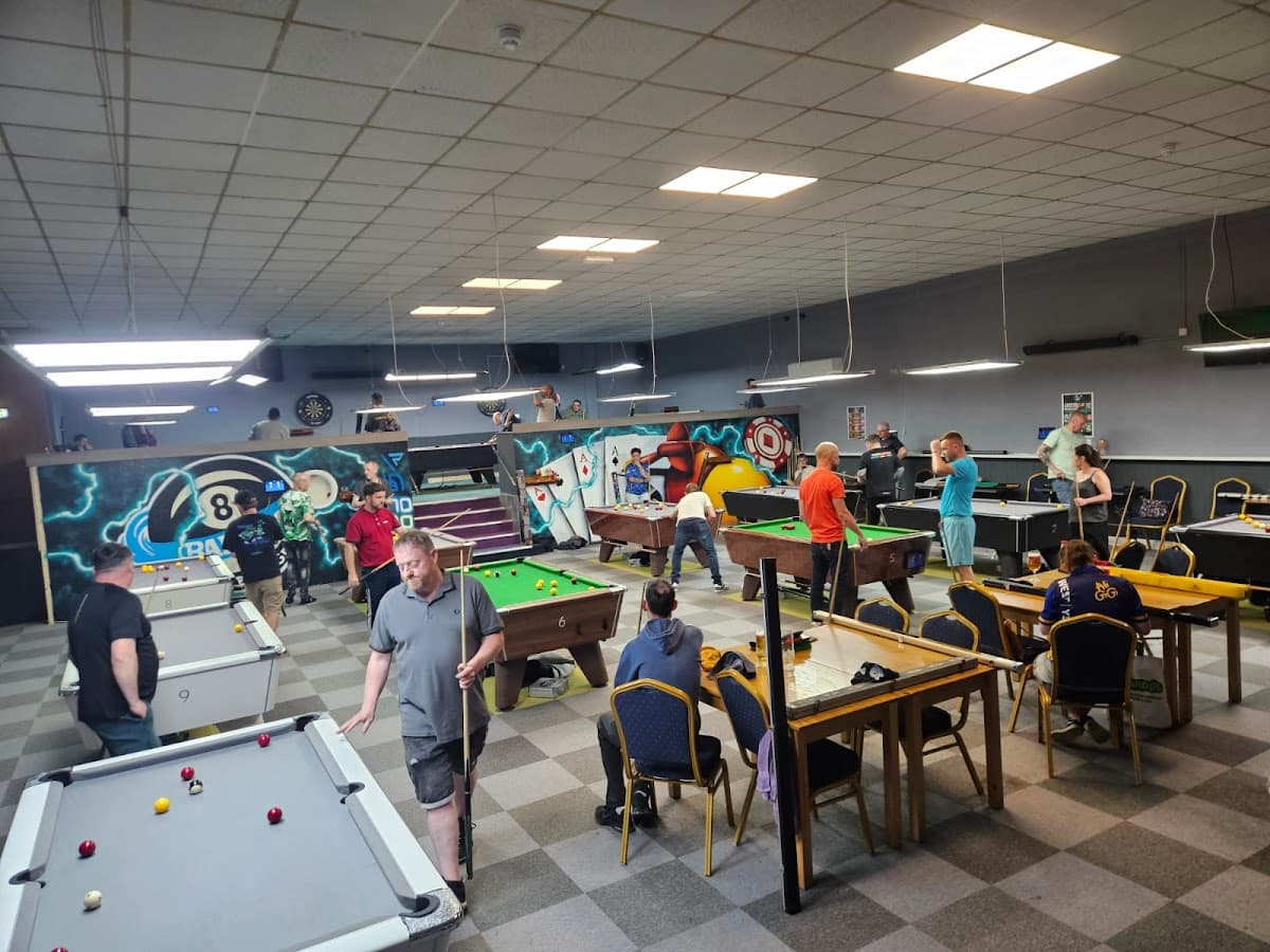 8 Ballers Sports bar & Grill