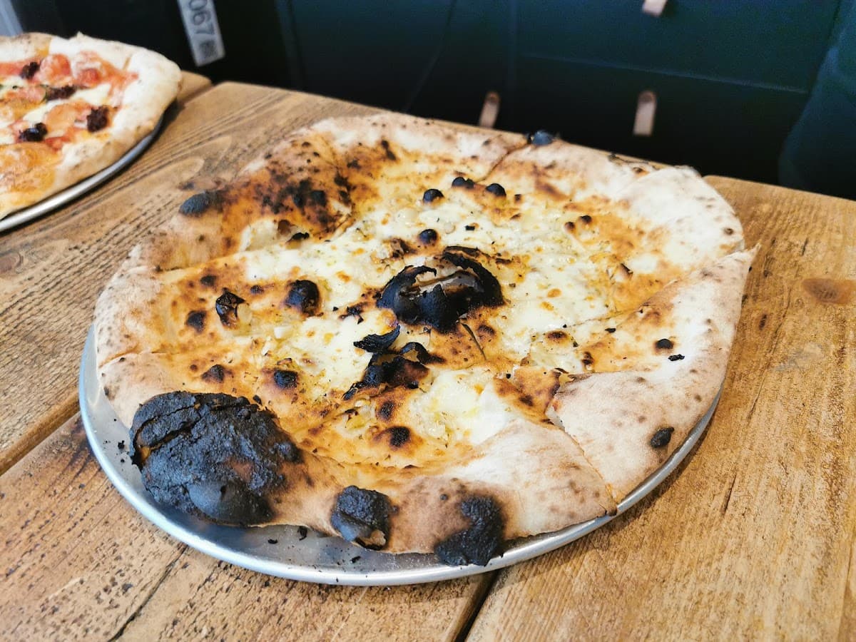Knead Neapolitan Pizza, Windsor