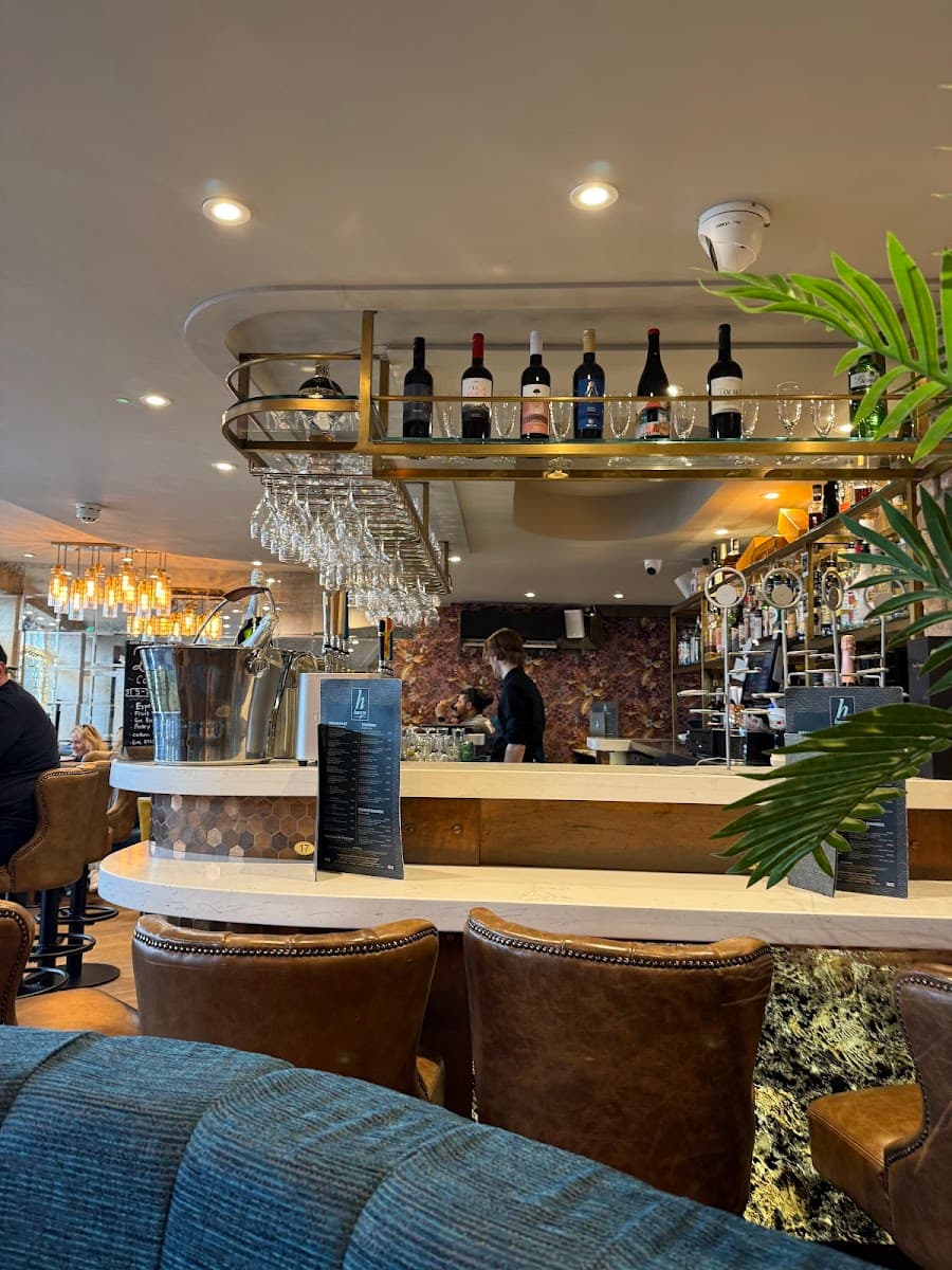 Harry's Lounge Bar & Brasserie
