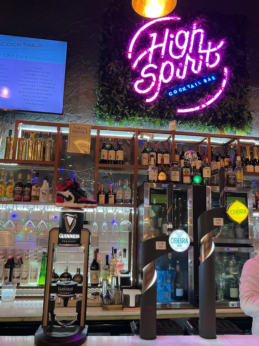 High Spirit Cocktail Bar