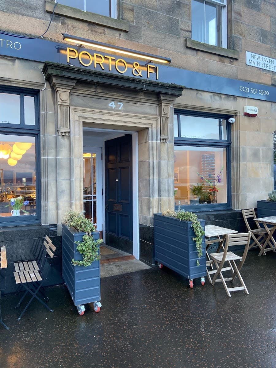 Porto & Fi Deli Bistro