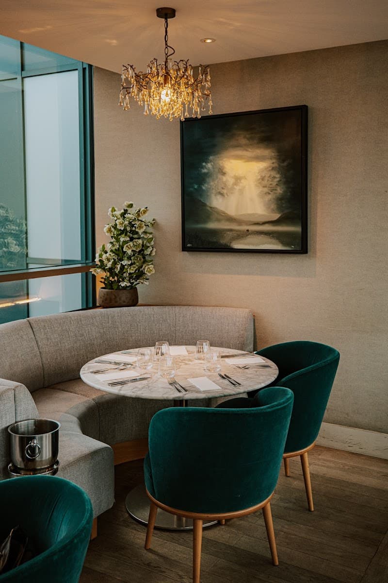 The Nook On Five
