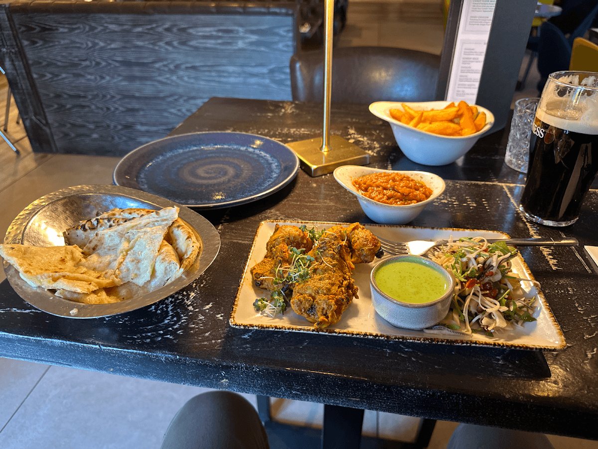 Nicco Restaurant & Bar
