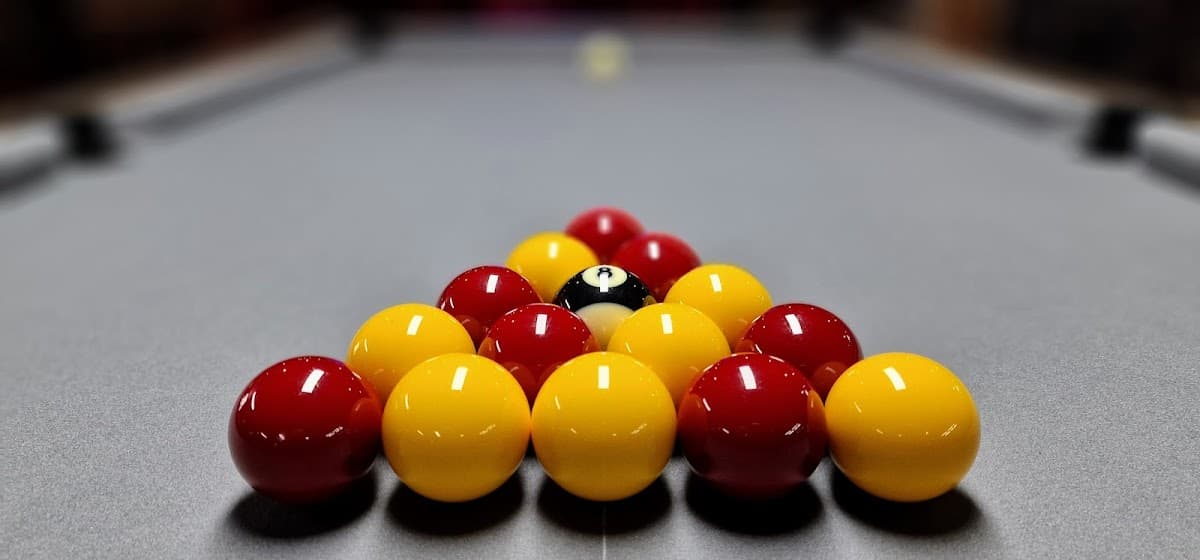 The Edgcliff - For Pool and Live Sports.