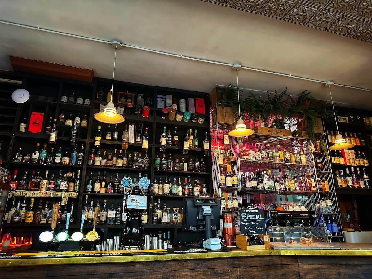 John Gordons - Spirits Specialist - Wine & Whisky Bar - Cigars