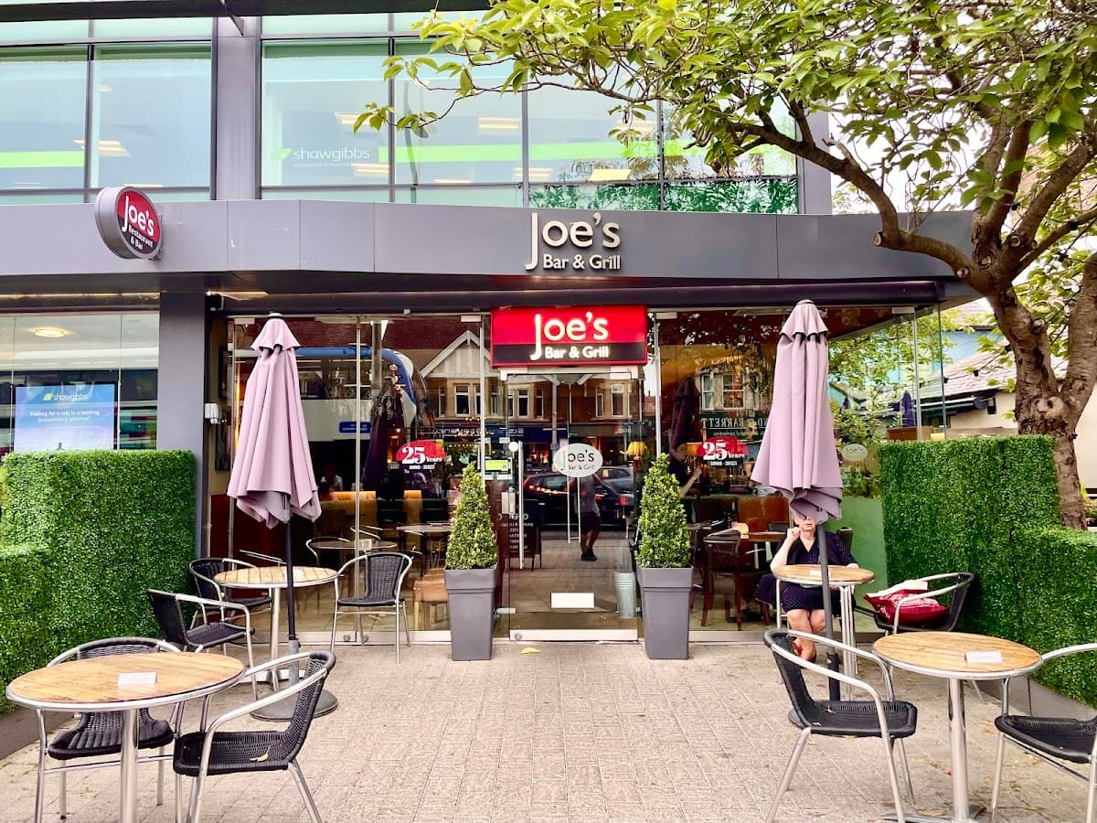 Joe's Bar & Grill