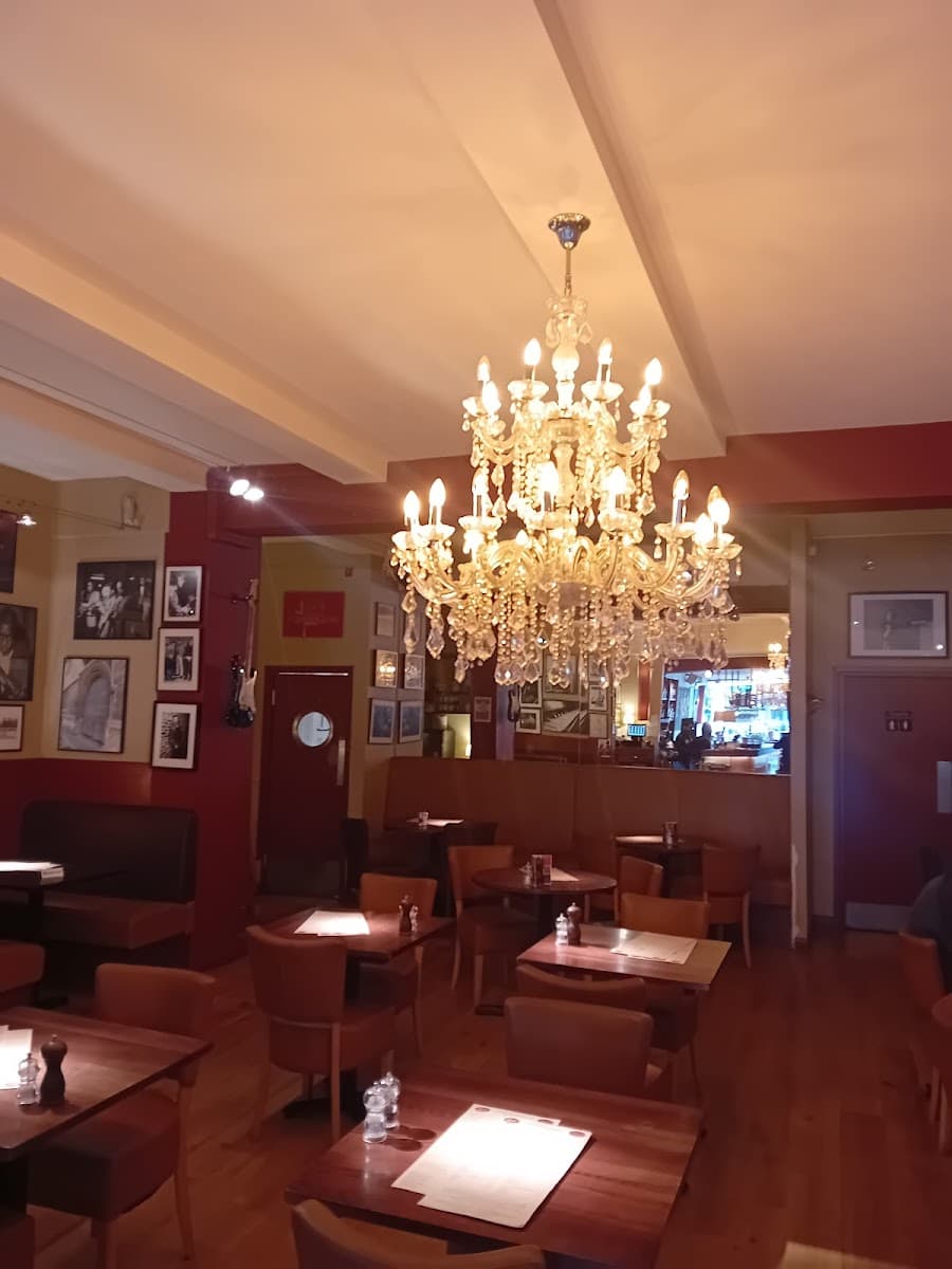 Joe's Bar & Grill