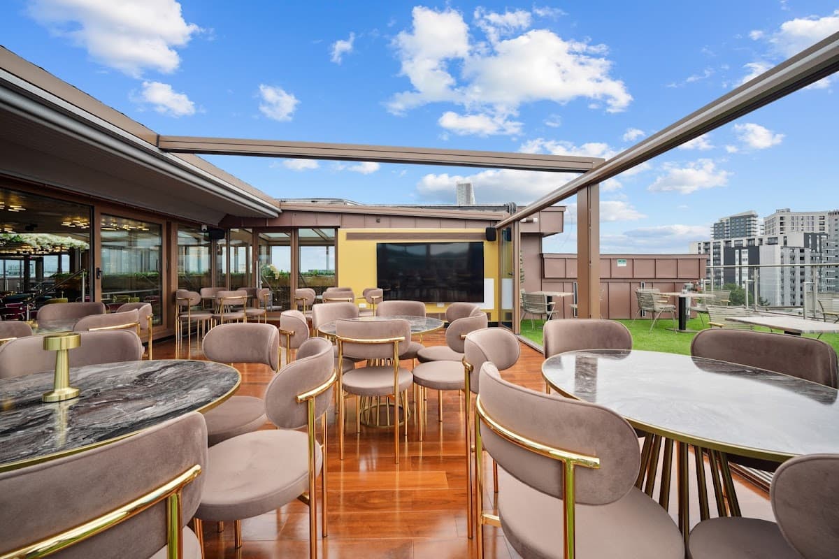 Godino Sky Bar & Restaurant