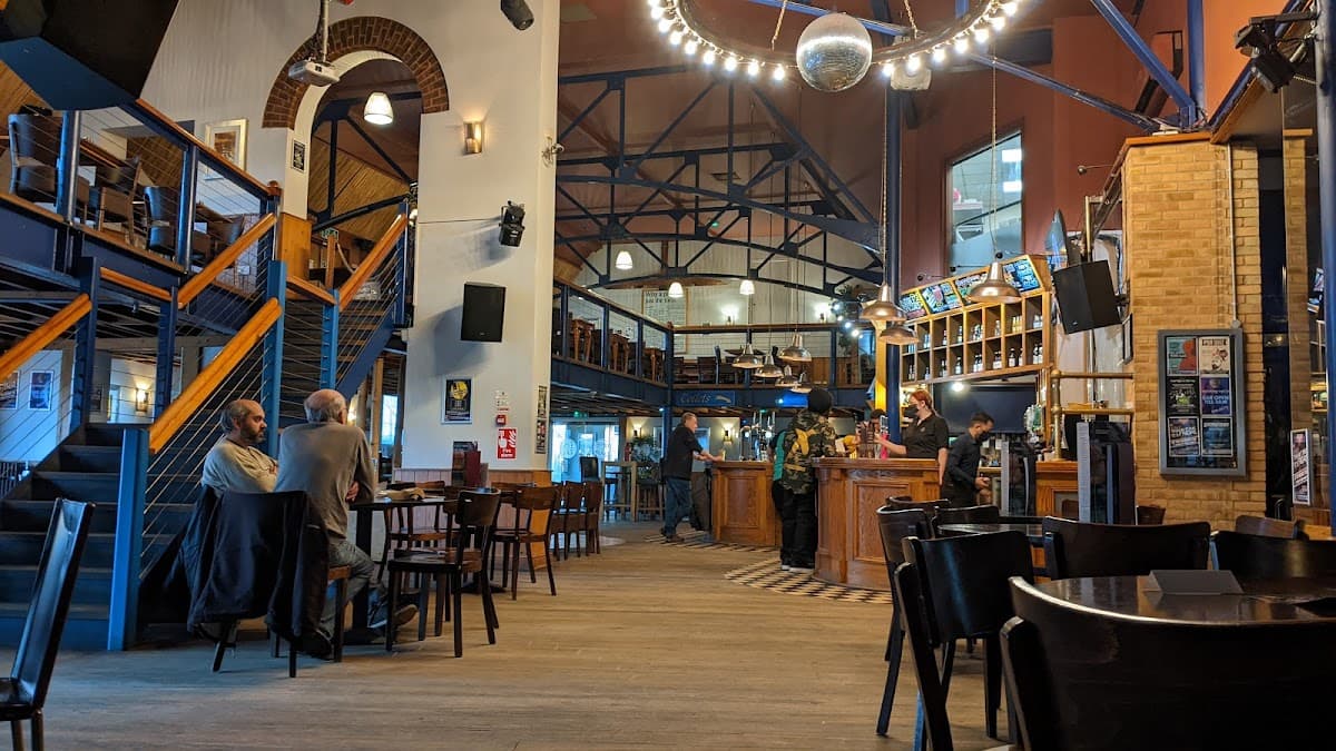 The Brewery Tap - BrewPub & Thai Restaurant