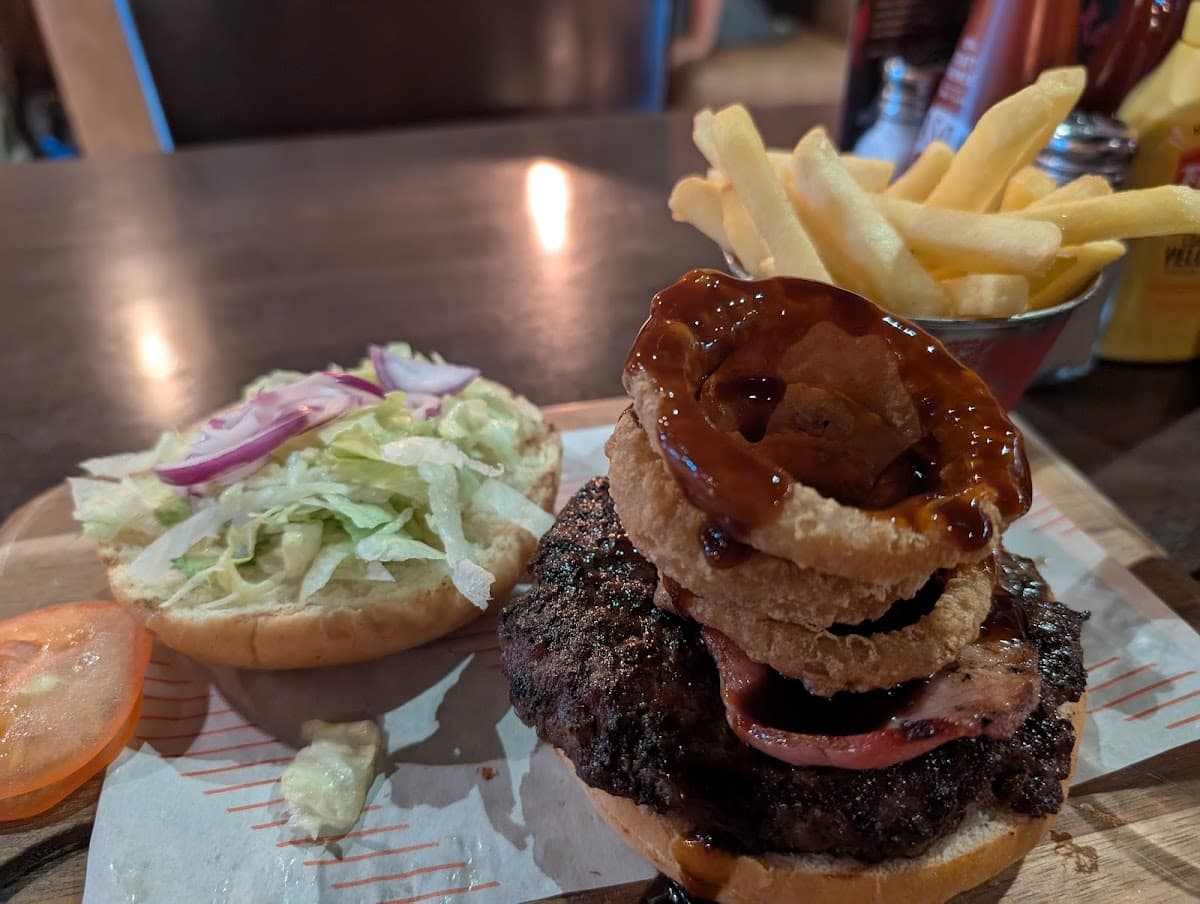Harvey's New York Bar & Grill