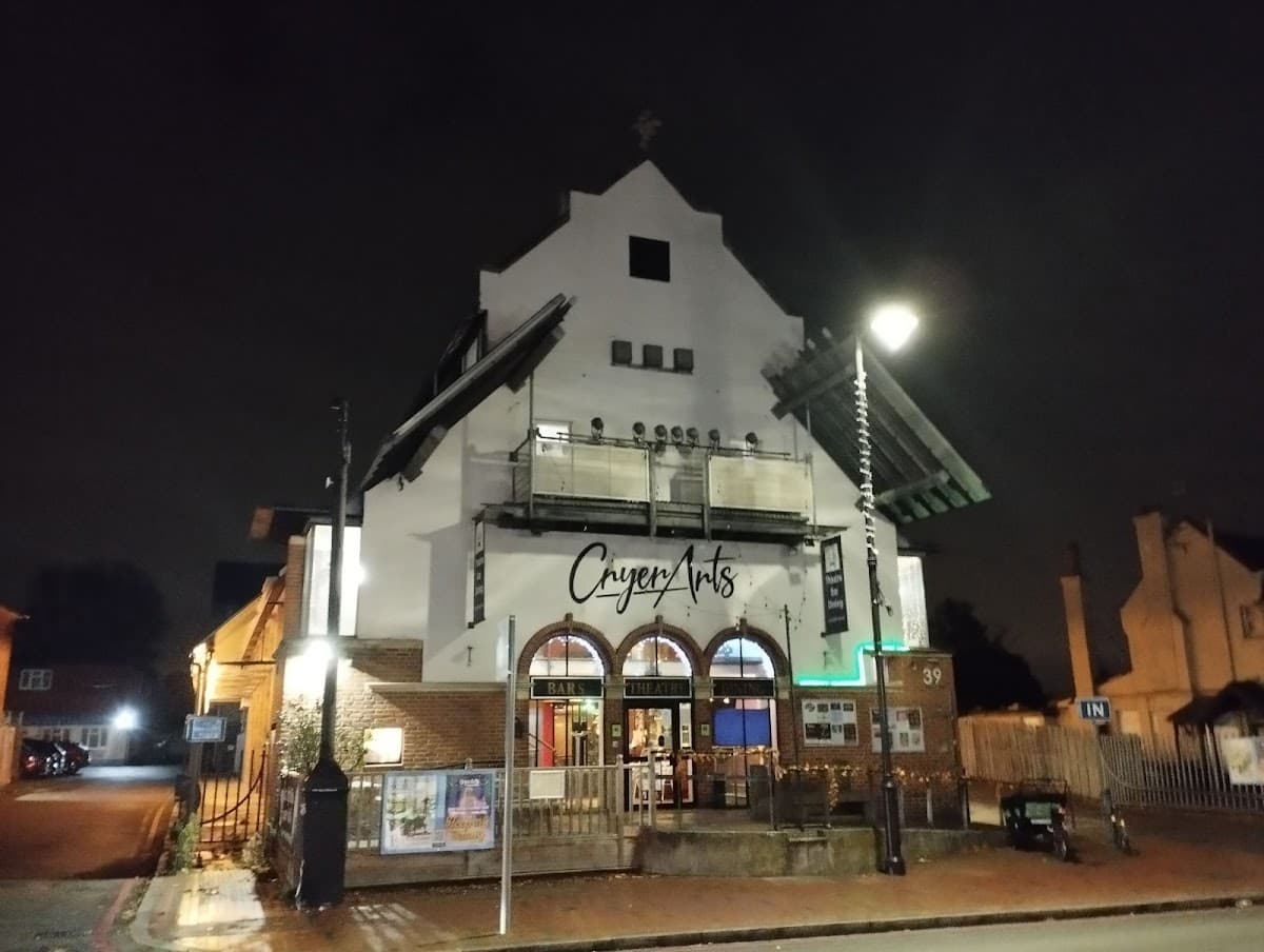 Spotlight Bar & Restaurant