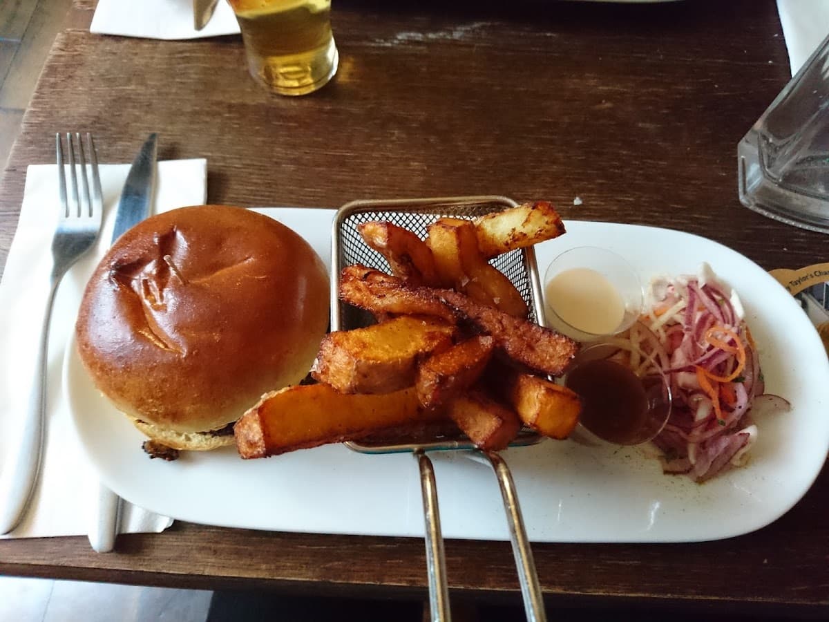 The Masons Arms