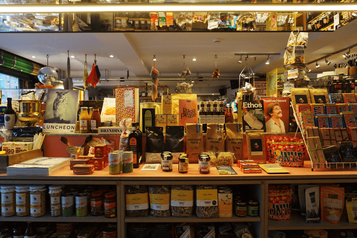 Ernie Deli Shop