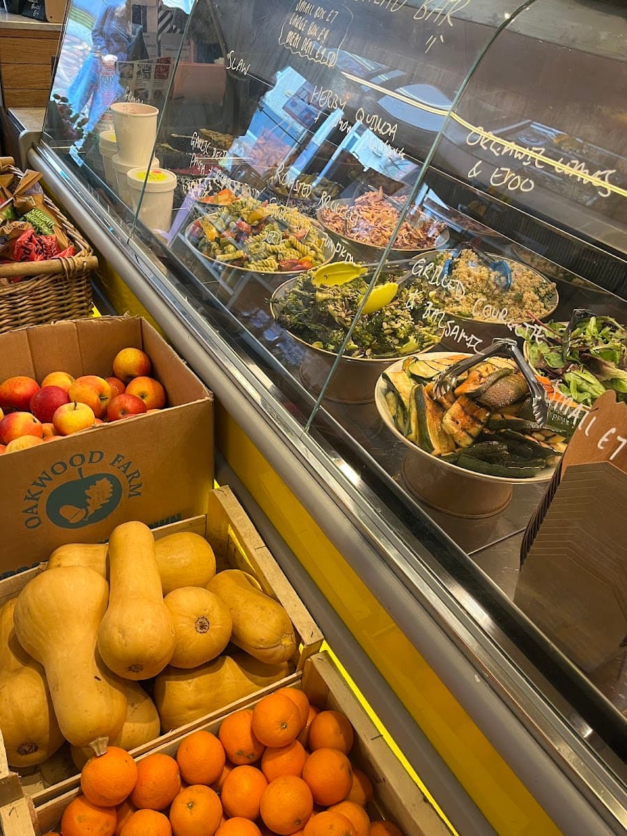 Ernie Deli Shop