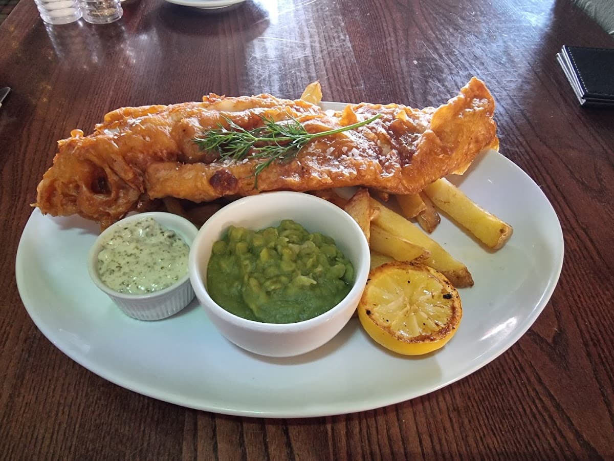 The Queens Head Hotel