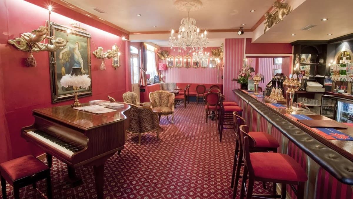 Regency Tavern
