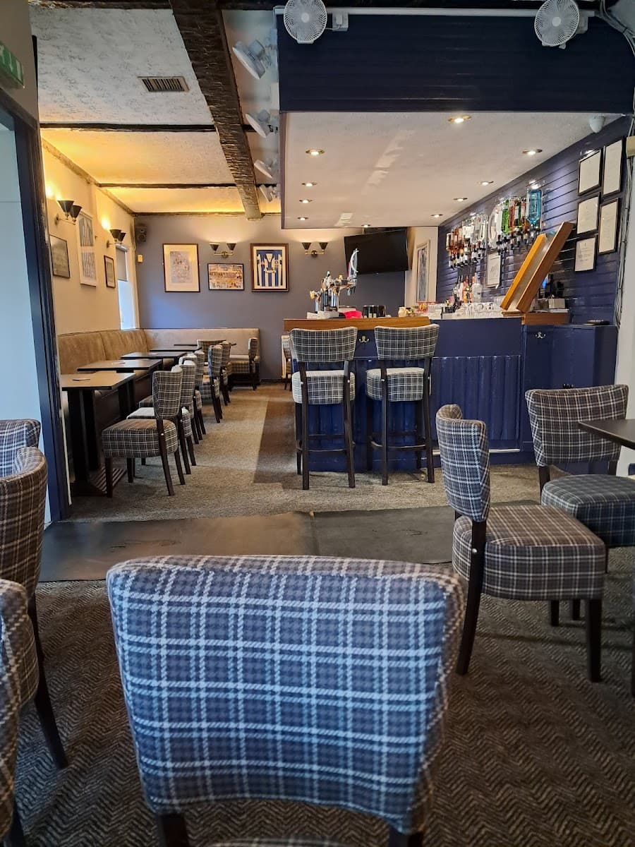Macks Bar