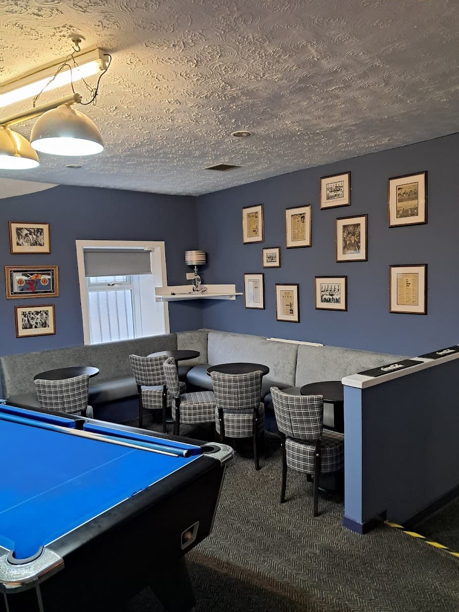 Macks Bar