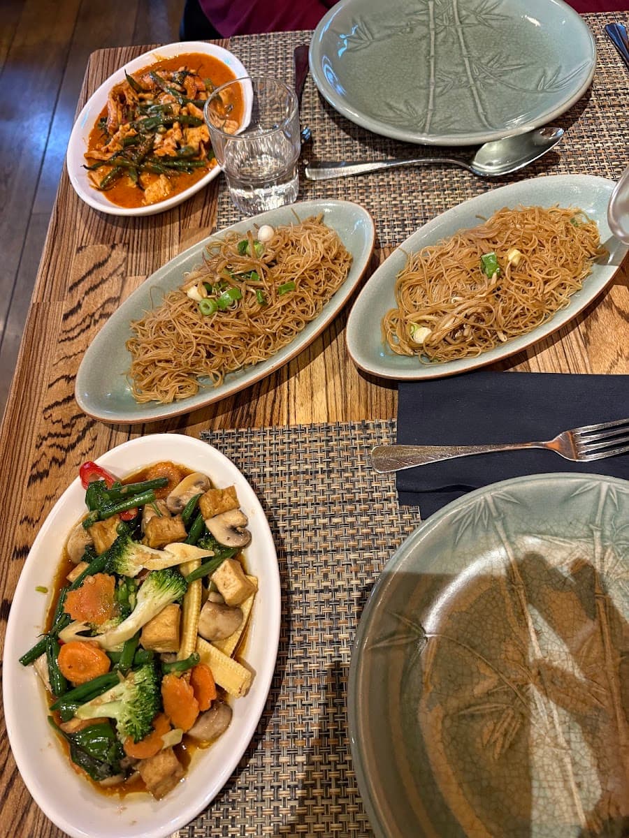 Doi Intanon, Thai Restaurant