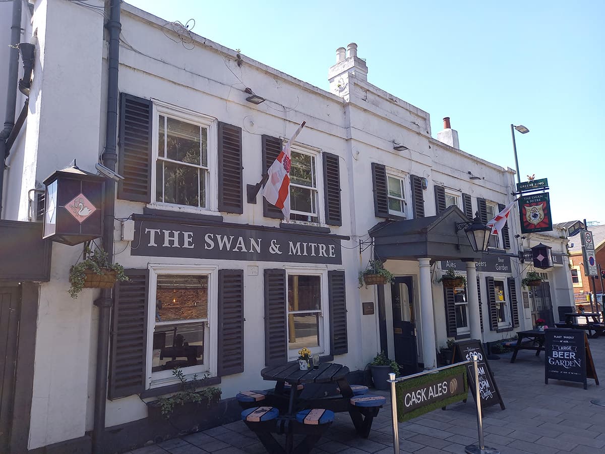 Swan & Mitre