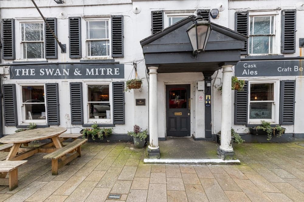 Swan & Mitre