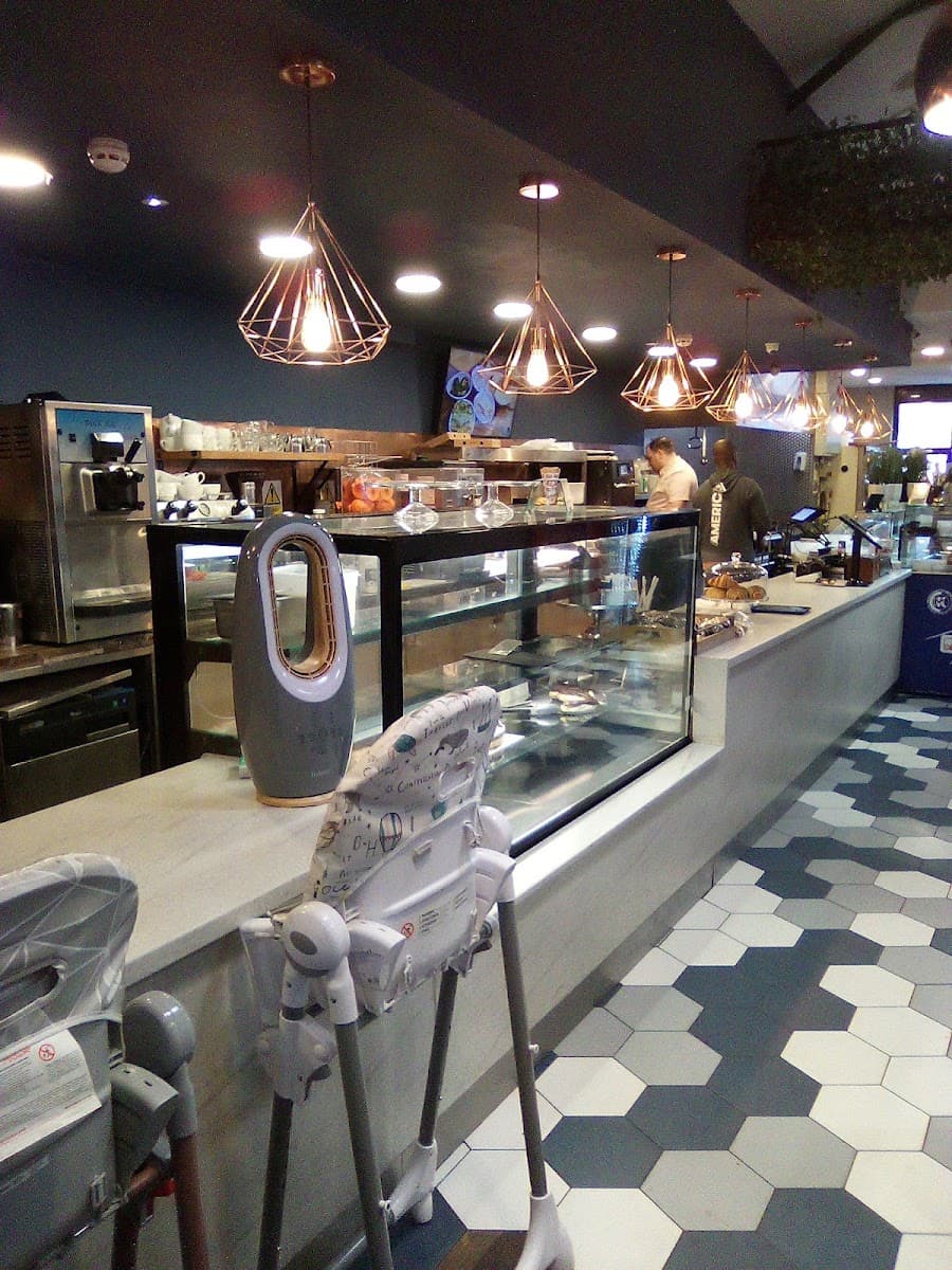 Three B Restaurant - Café