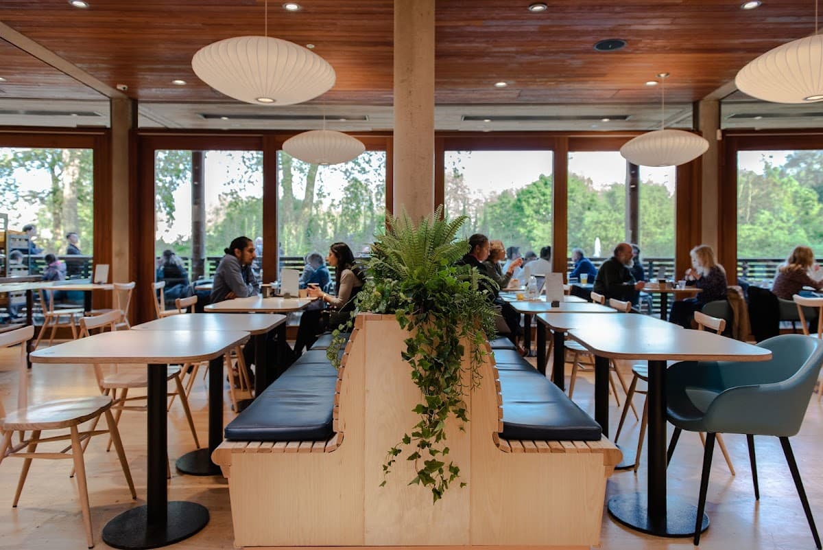 St James's Café