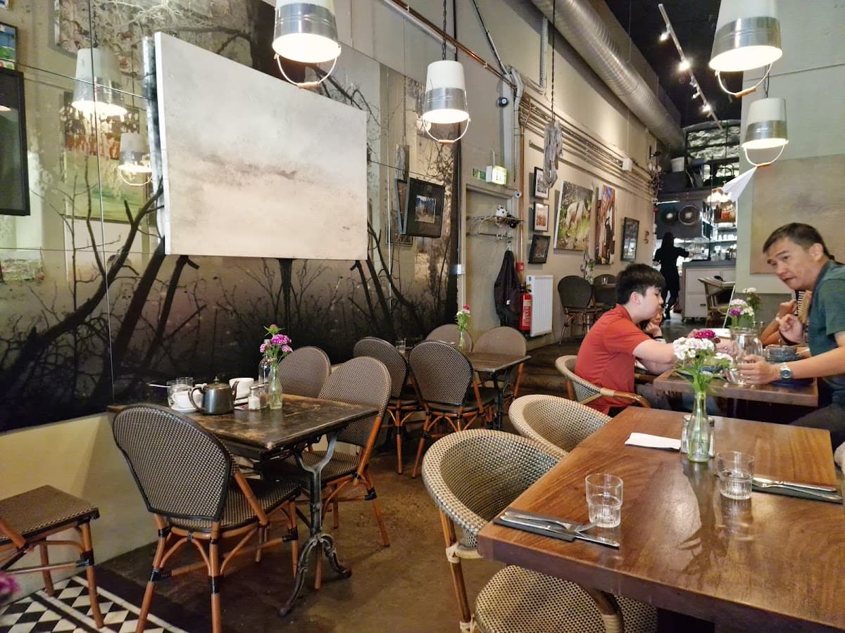 Cafe 52
