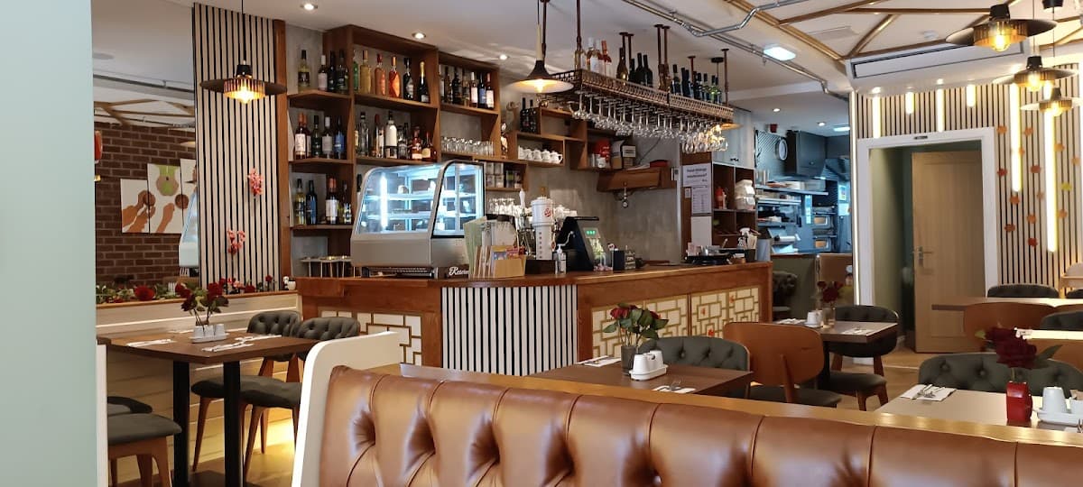 Camelia Cafe & Restaurant