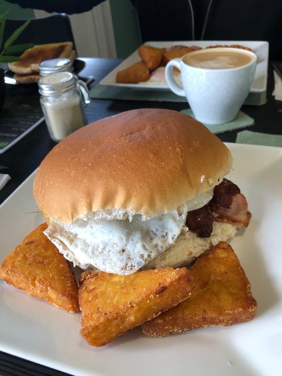 Claire’s Café